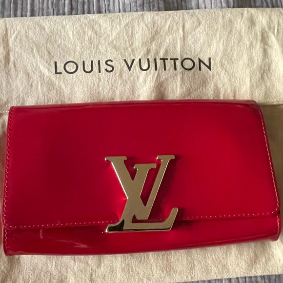 Louis Vuitton Patent Leather Louise clutch - Picture 3 of 15